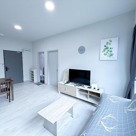Vv Homestay Jesselton Quay Surla Sabah Mall Kk 亚庇贵赴行馆 コタキナバル エクステリア 写真