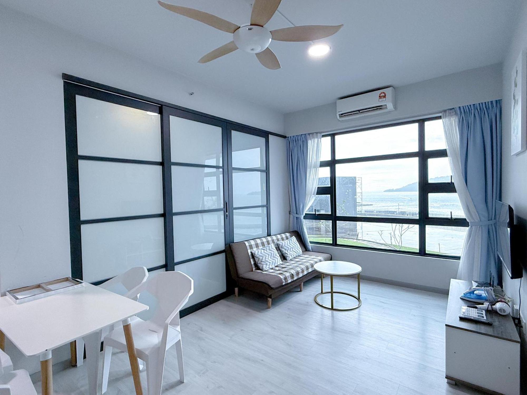 Vv Homestay Jesselton Quay Surla Sabah Mall Kk 亚庇贵赴行馆 コタキナバル エクステリア 写真